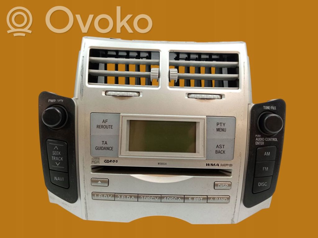 Toyota Yaris Panel / Radioodtwarzacz CD/DVD/GPS 