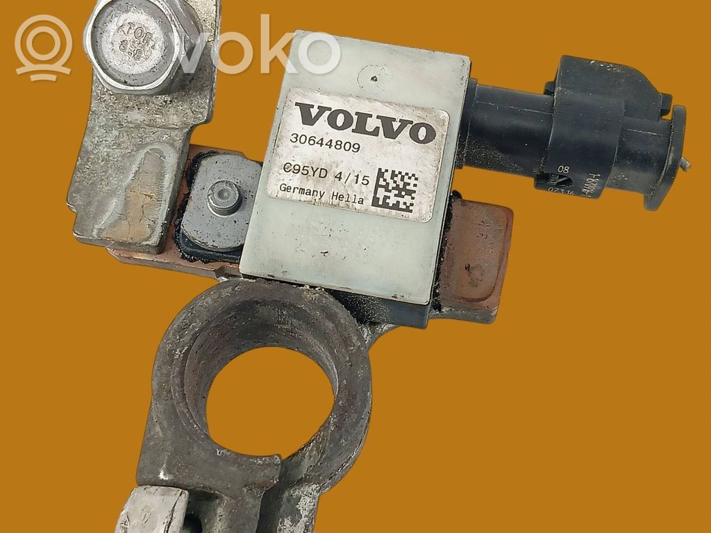 Volvo V40 Maakaapeli, akku 