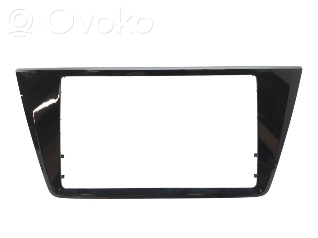 Volkswagen Touran III Radio/GPS head unit trim