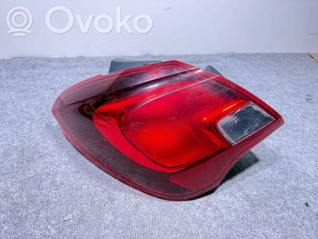 Rear/tail lights   39012621,460034366,0287404115