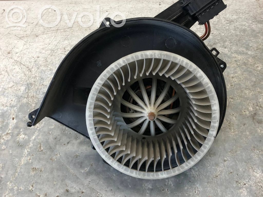 Skoda Fabia Mk2 (5J) Mazā radiatora ventilators 