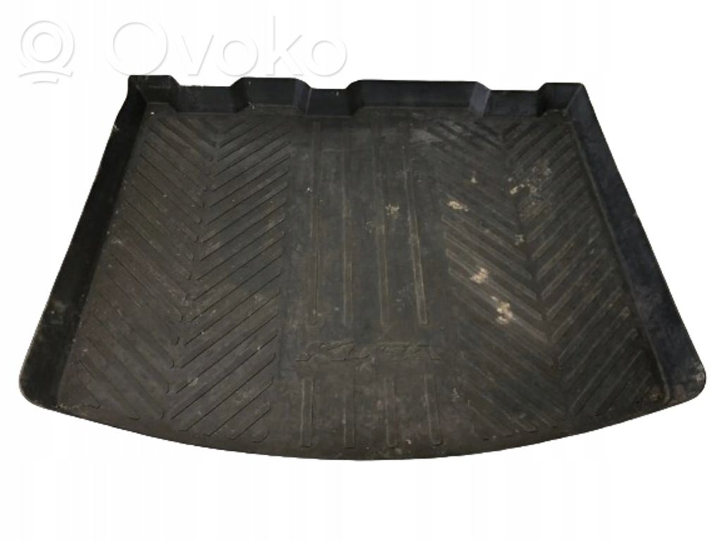 Rubber trunk/boot mat liner