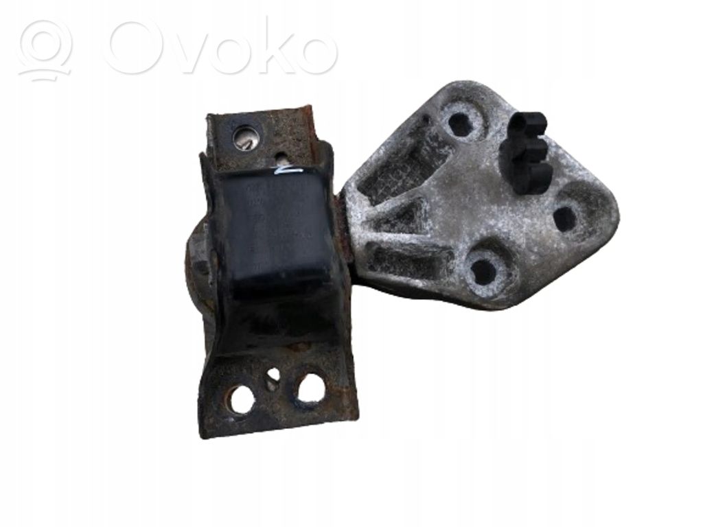 Engine mount bracket   11210AY600