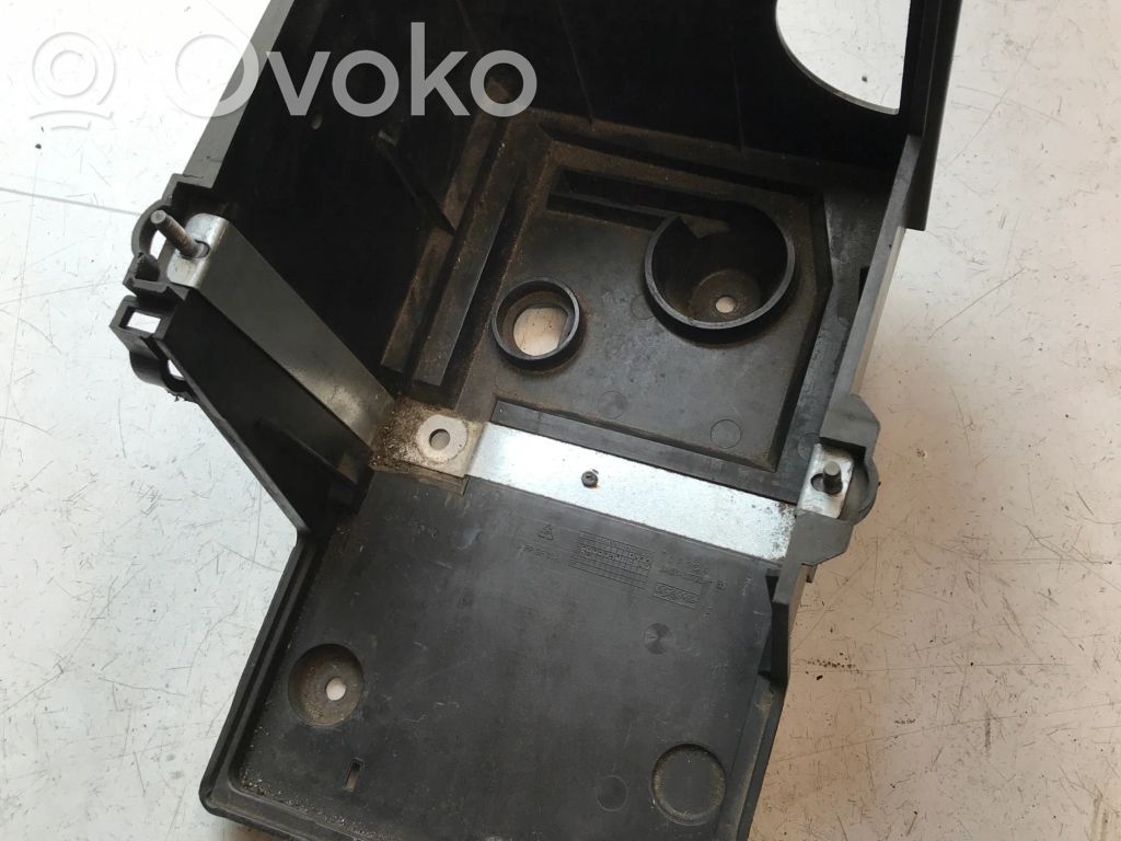 Ford Focus Bandeja para la caja de la batería 