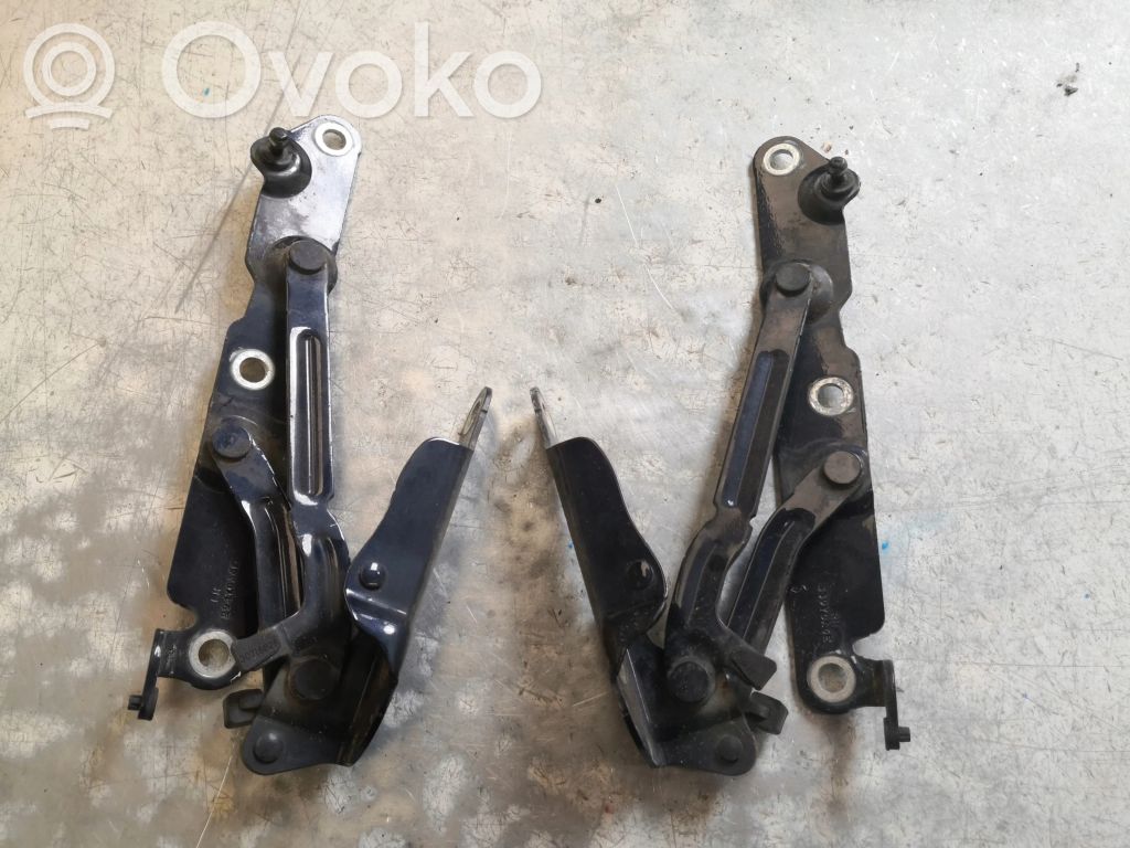 Volvo S80 Tailgate/trunk/boot hinge 