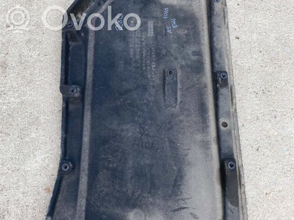 Audi A5 Protección inferior de la caja de cambios 