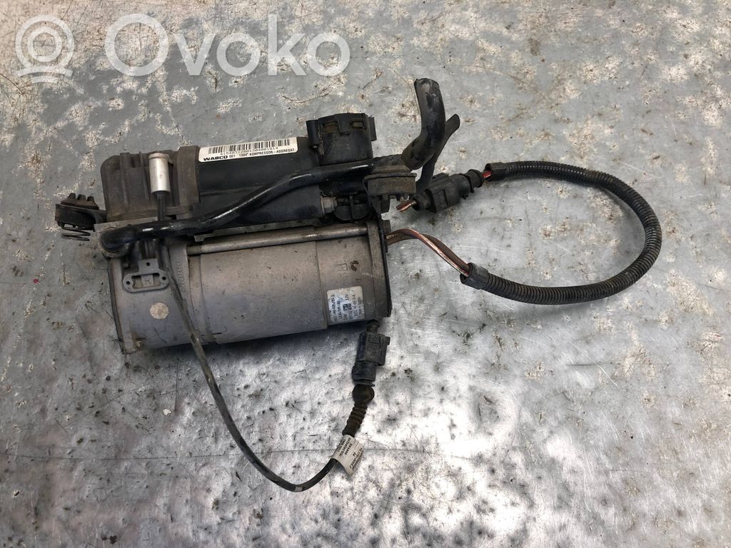 Audi A8 S8 D3 4E Pneimatiskās piekares kompresors 