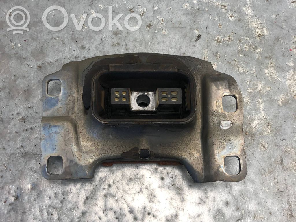 Engine mount bracket   V617M121