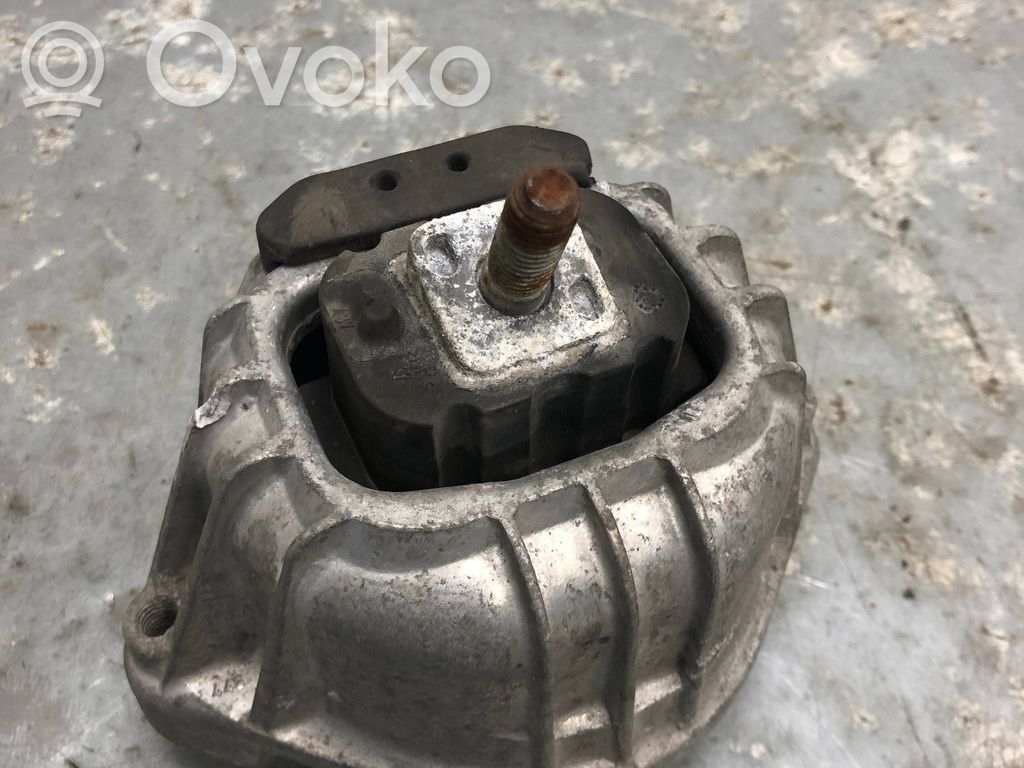 Moottorin kiinnikekorvake   1398111