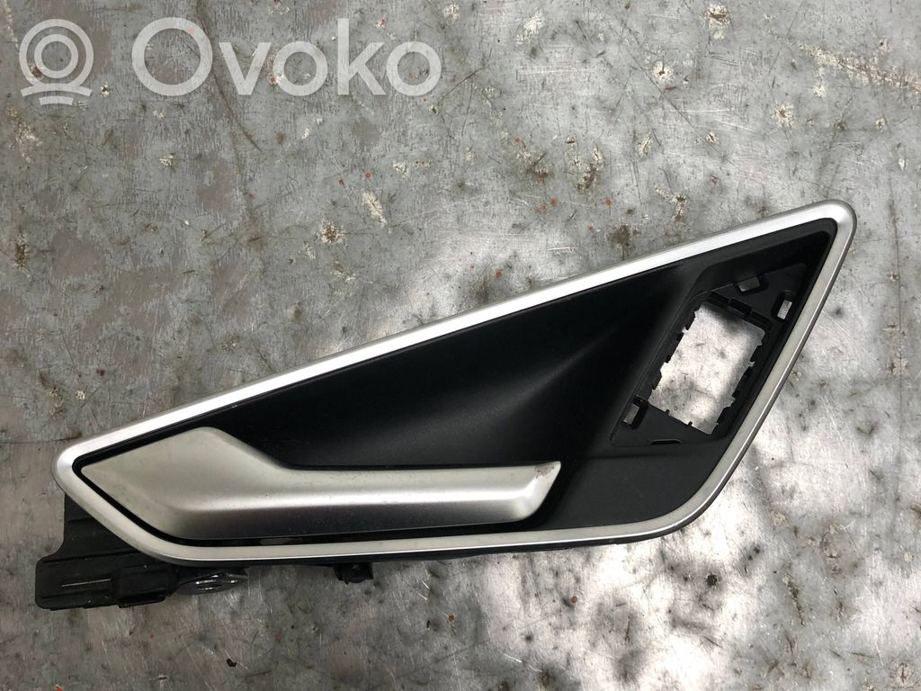 Audi Q4 e-tron Manecilla interna puerta delantera 