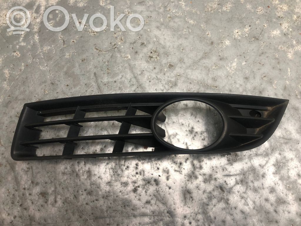 Volkswagen PASSAT B6 Grilă/ornament proiector ceață față 