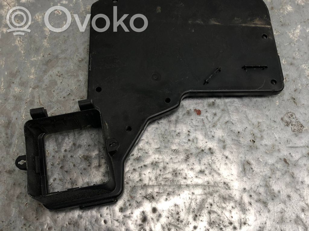 Volkswagen Multivan T6 Pokrywa skrzynki bezpieczników 