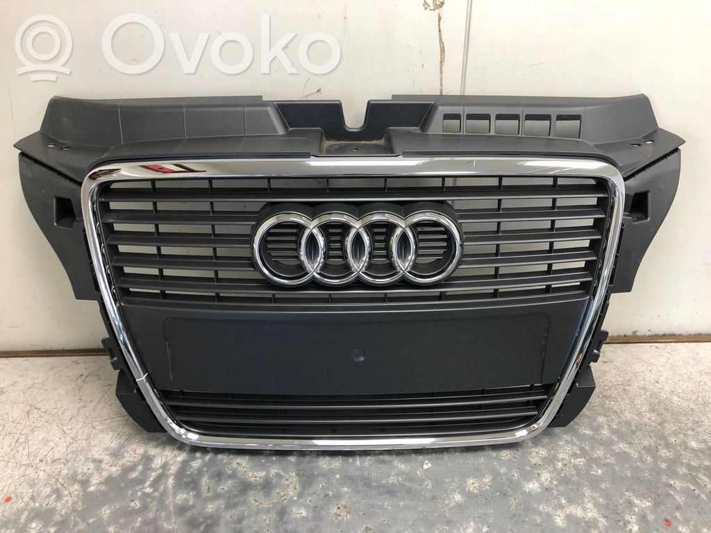 Audi A3 S3 8P Etupuskurin ylempi jäähdytinsäleikkö 