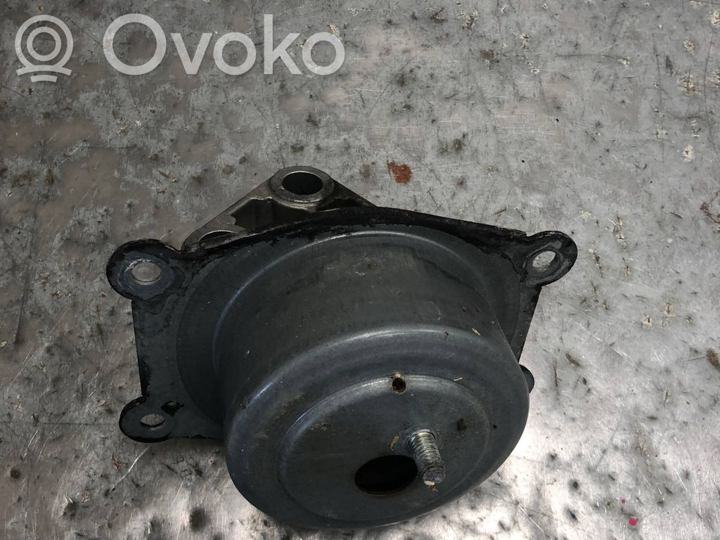 Opel Meriva B Engine mounting bracket 