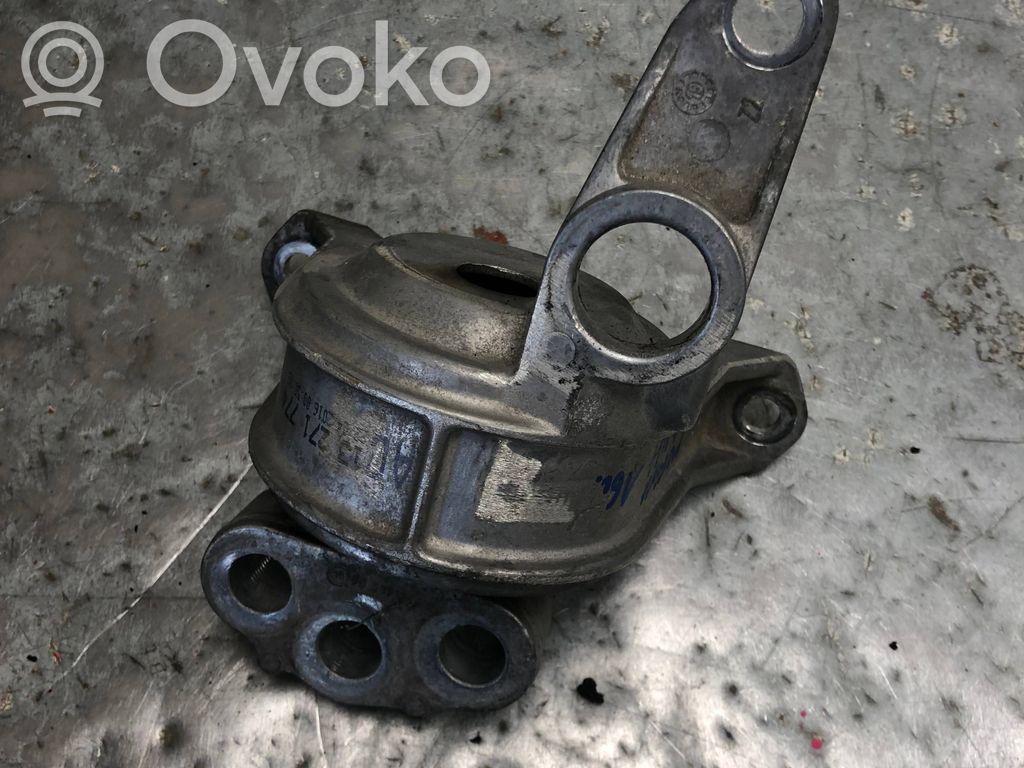 Opel Meriva B Engine mounting bracket 