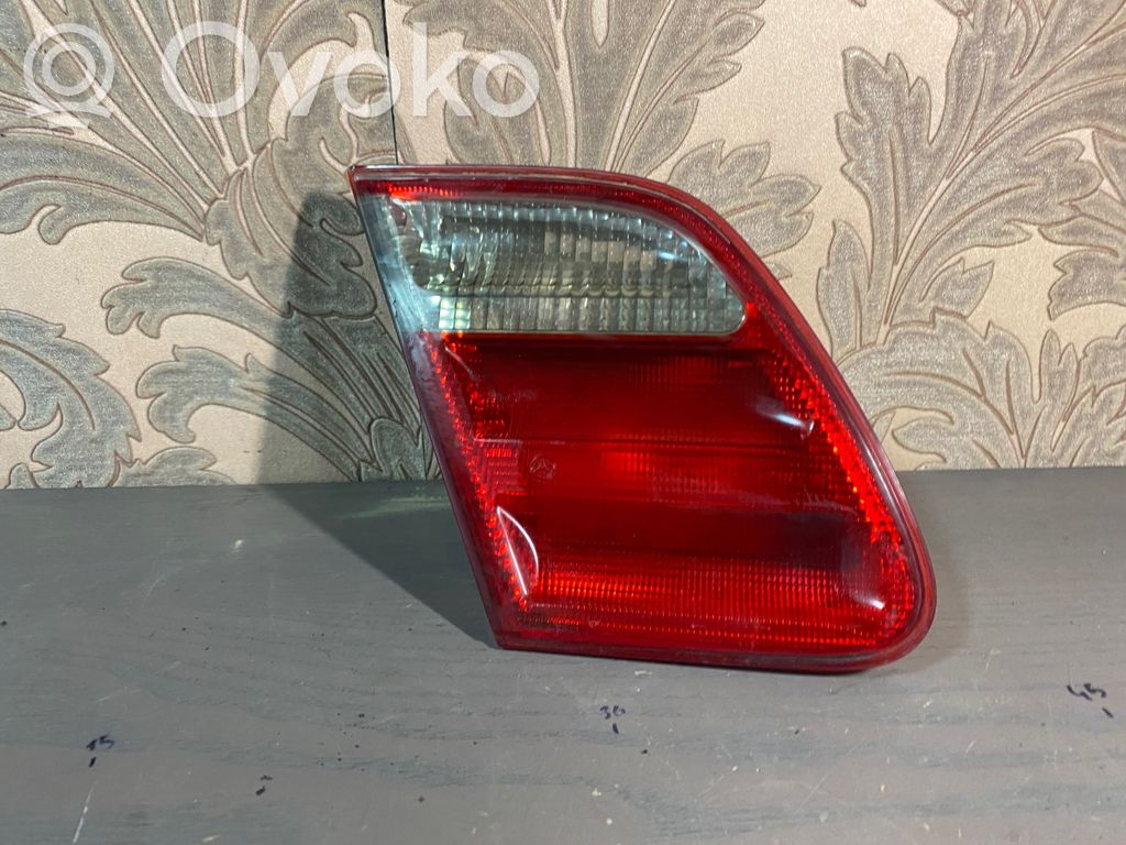 Lampy tylnej klapy bagażnika   A2108203764