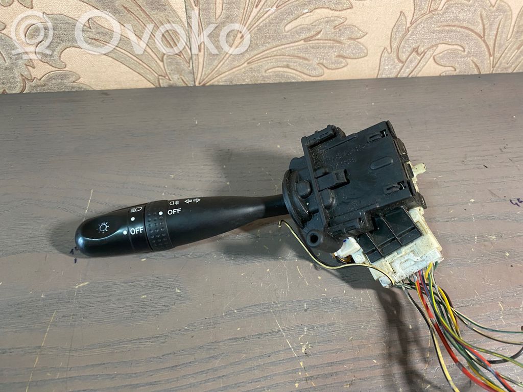 Toyota Yaris Posūkių/ šviesų rankenėlė 