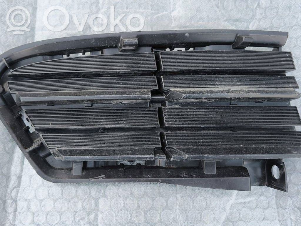 Toyota RAV 4 (XA40) Grilă inferioară bară față 