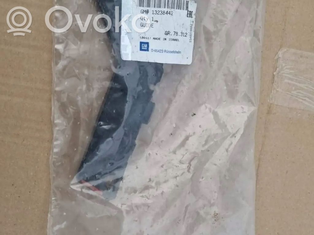 Opel Insignia A Front bumper mounting bracket 