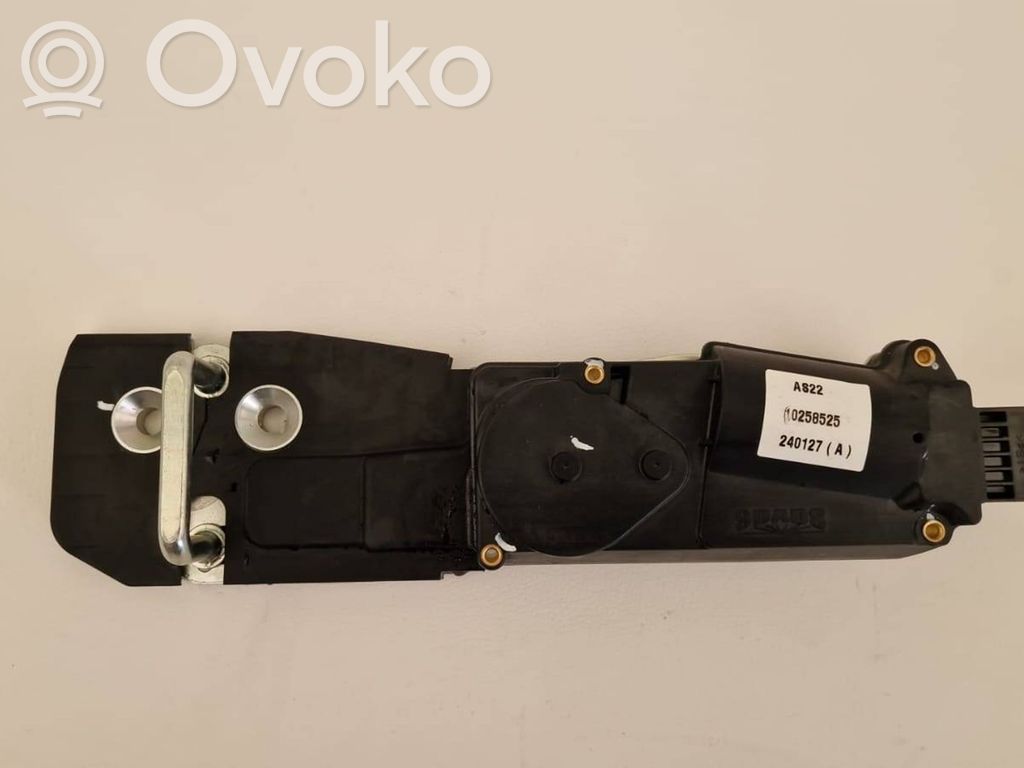 MG HS Takaluukun/tavaratilan lukon vastakappale 