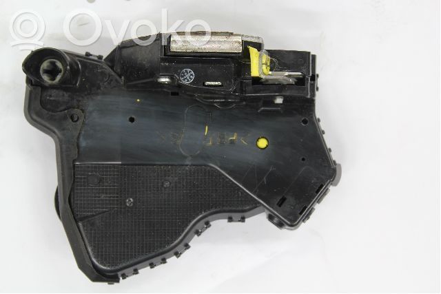 Subaru Justy Etuoven lukko 
