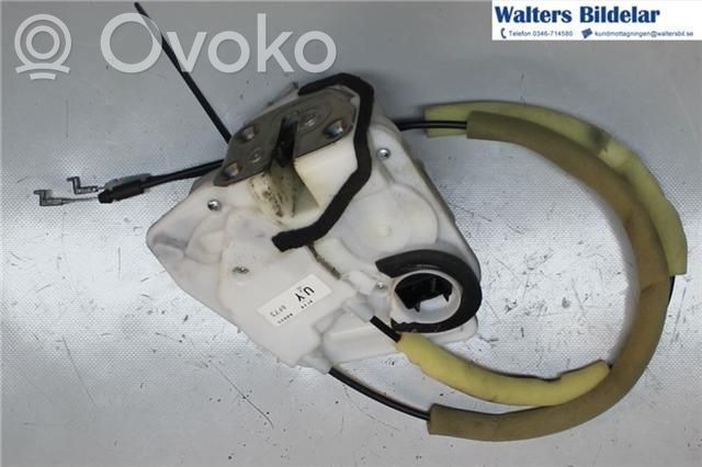 Mazda 2 Priekšpusē slēdzene 