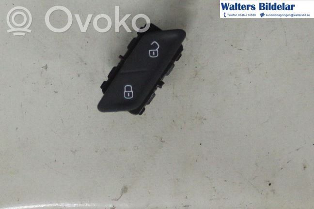 Volkswagen Golf Sportsvan Przycisk centralnego zamka 