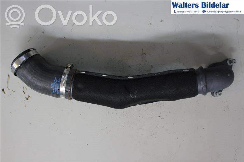 Volkswagen PASSAT B8 Wąż / Rura intercoolera 