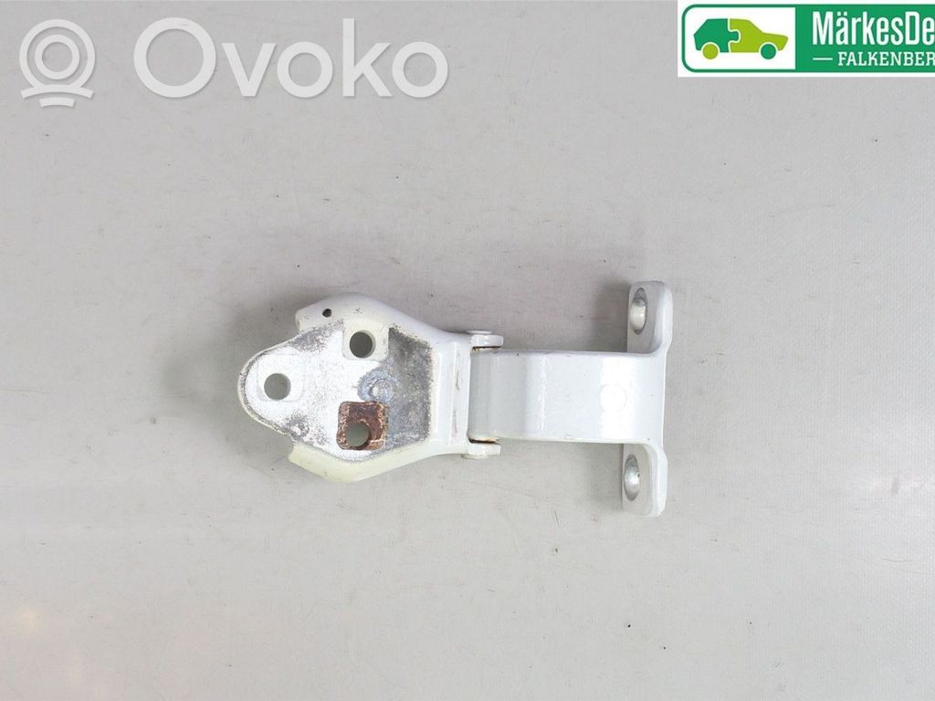 Iveco Daily 6th gen Front door lower hinge 