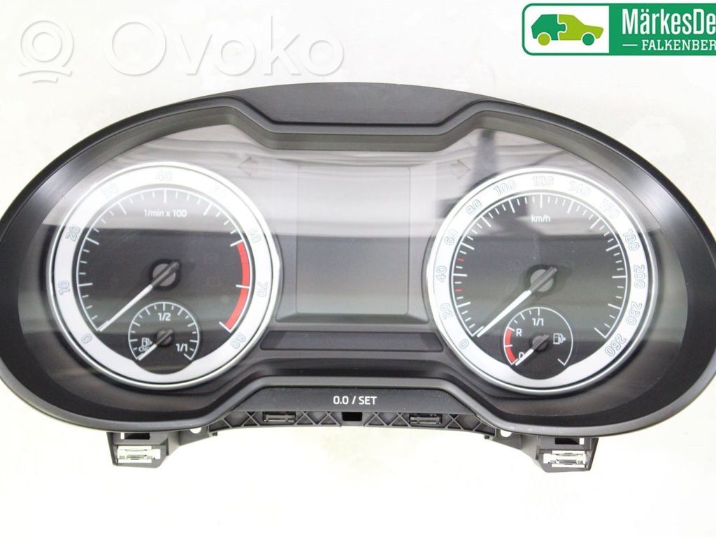 Skoda Octavia Mk4 Speedometer (instrument cluster) 