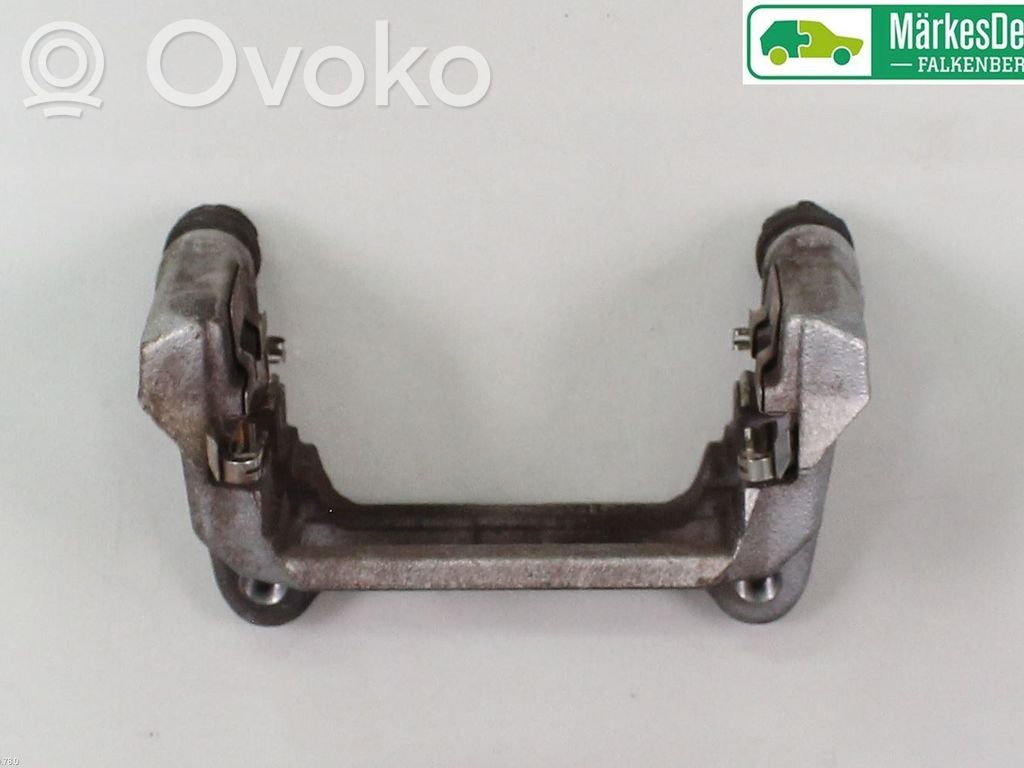 Mocowanie przedniego zacisku hamulca   8W0615425G