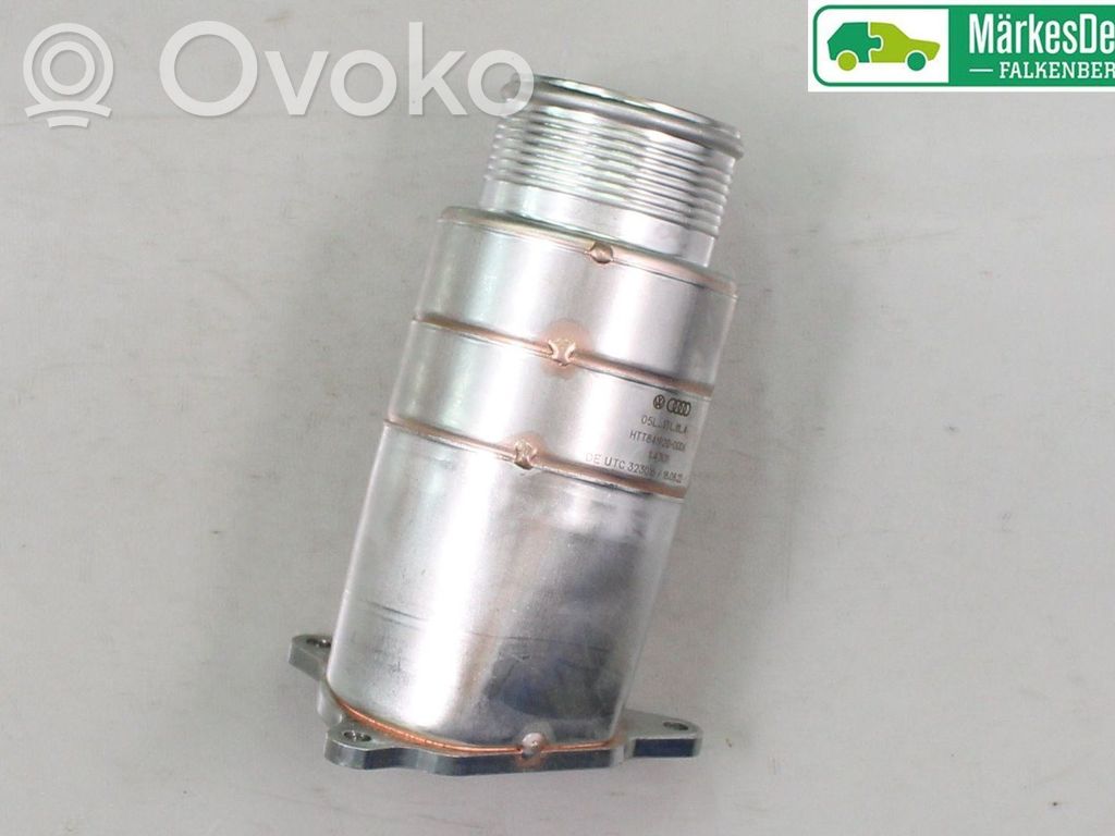 Audi A4 S4 B9 8W Wąż / Rura intercoolera 