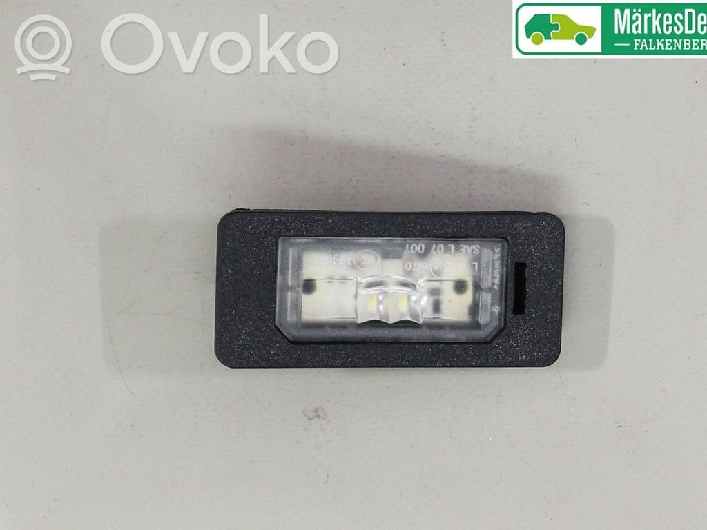 BMW 4 F32 F33 Lampa oświetlenia tylnej tablicy rejestracyjnej 