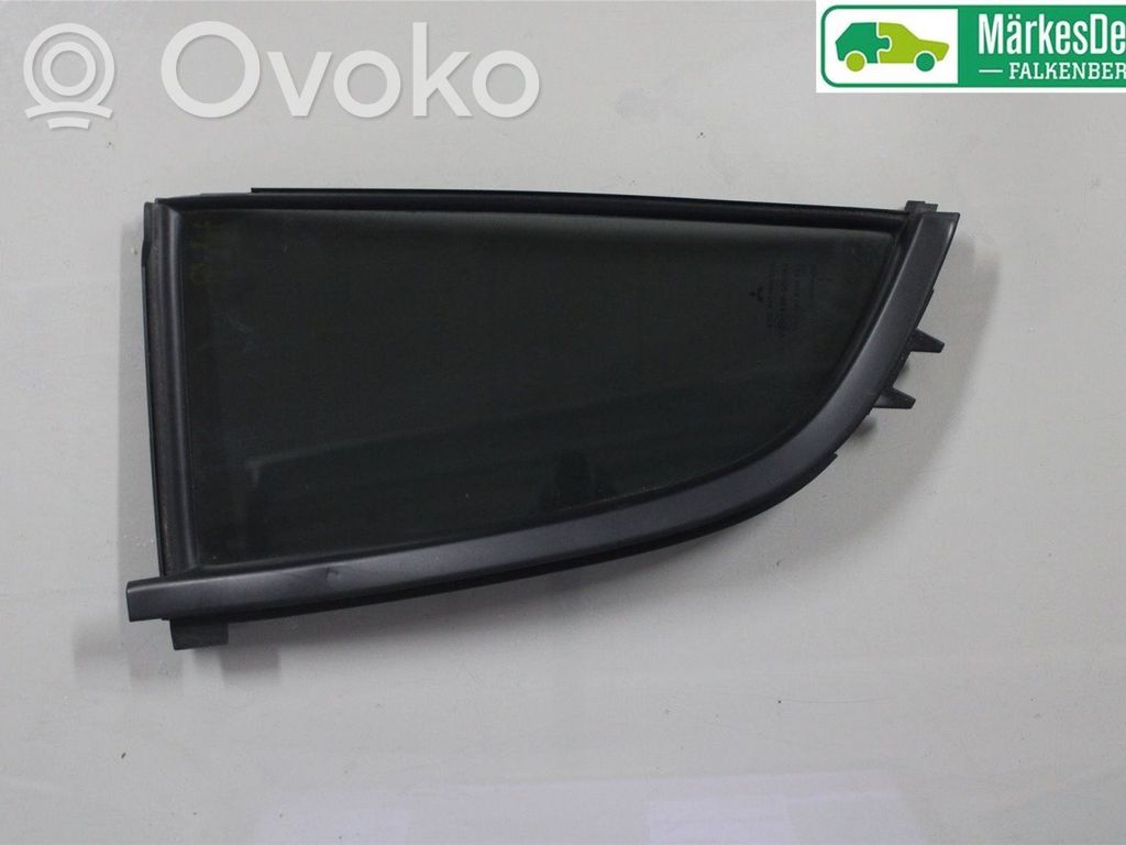 Mitsubishi L200 Ventanilla de ventilación de la puerta trasera 