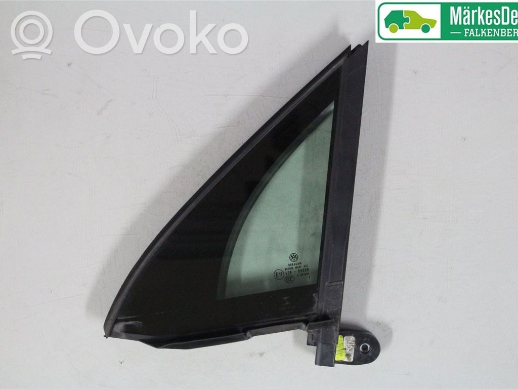Volkswagen Tiguan Front door vent window glass four-door 