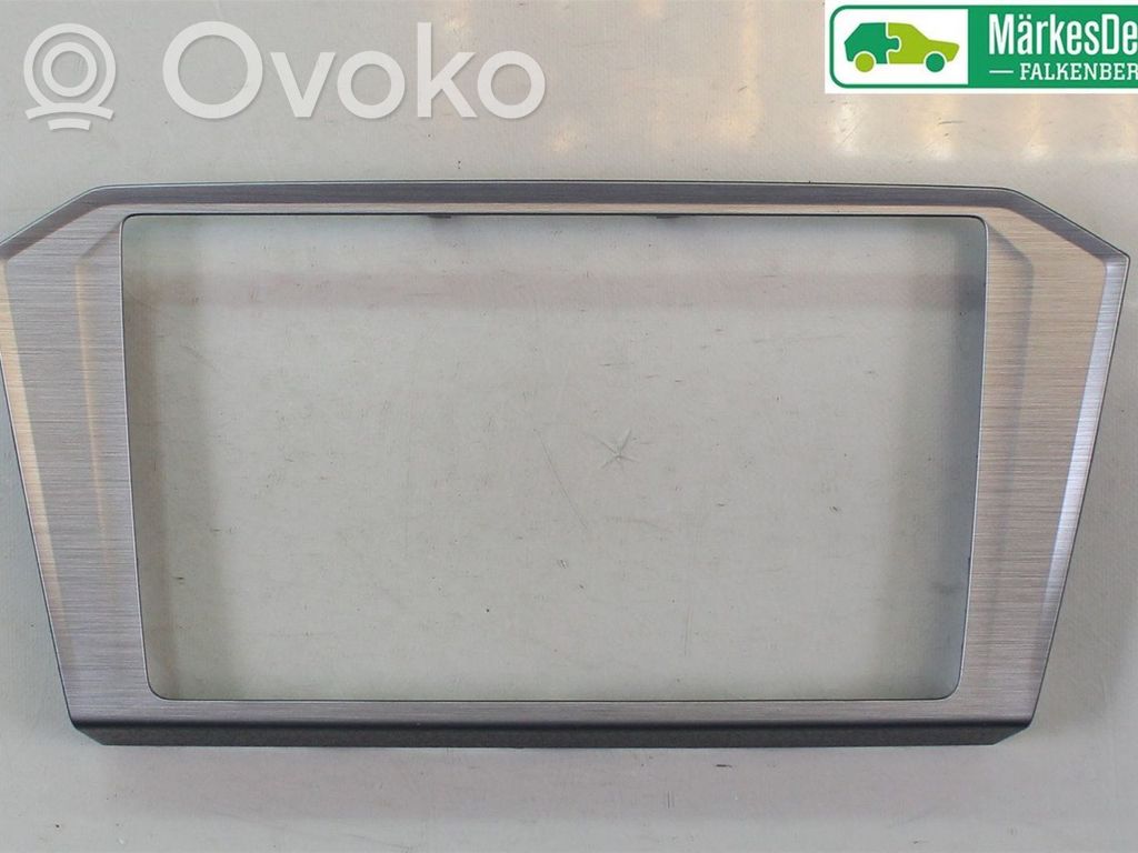 Volkswagen PASSAT B8 Verkleidung Radio / Navigation 