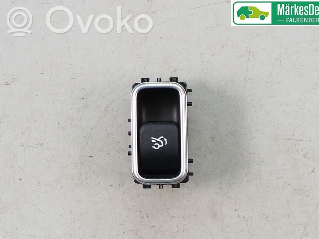 Przycisk otwierania klapy bagażnika   A24790554039051,A2479055403,A2479055403
