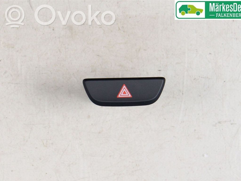 Toyota Yaris XP210 Interruttore luci di emergenza 