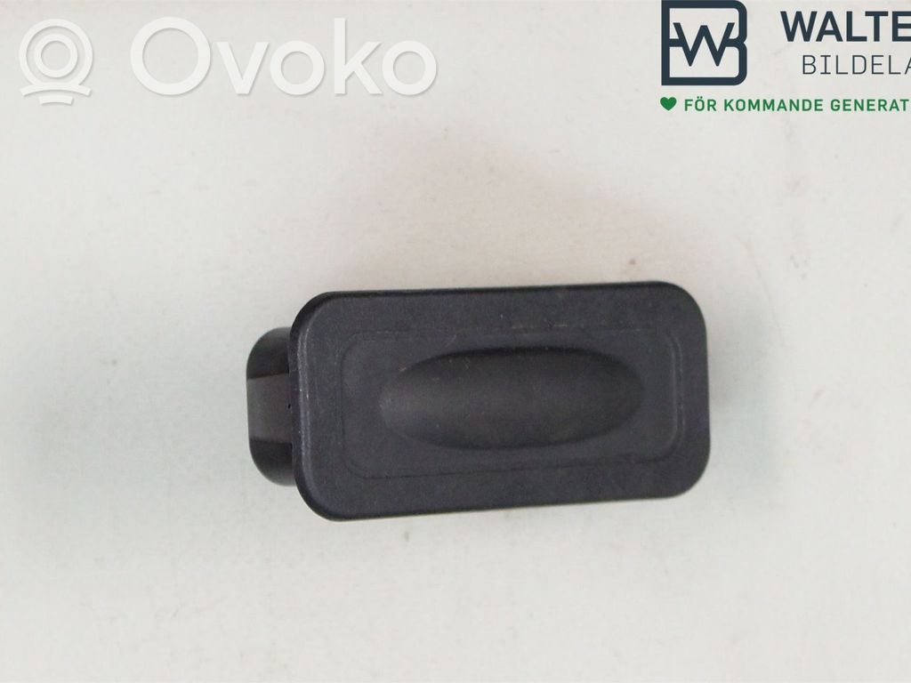 Uchwyt / Rączka zewnętrzna otwierania klapy tylnej / bagażnika   A4207431200,820078256,820078256