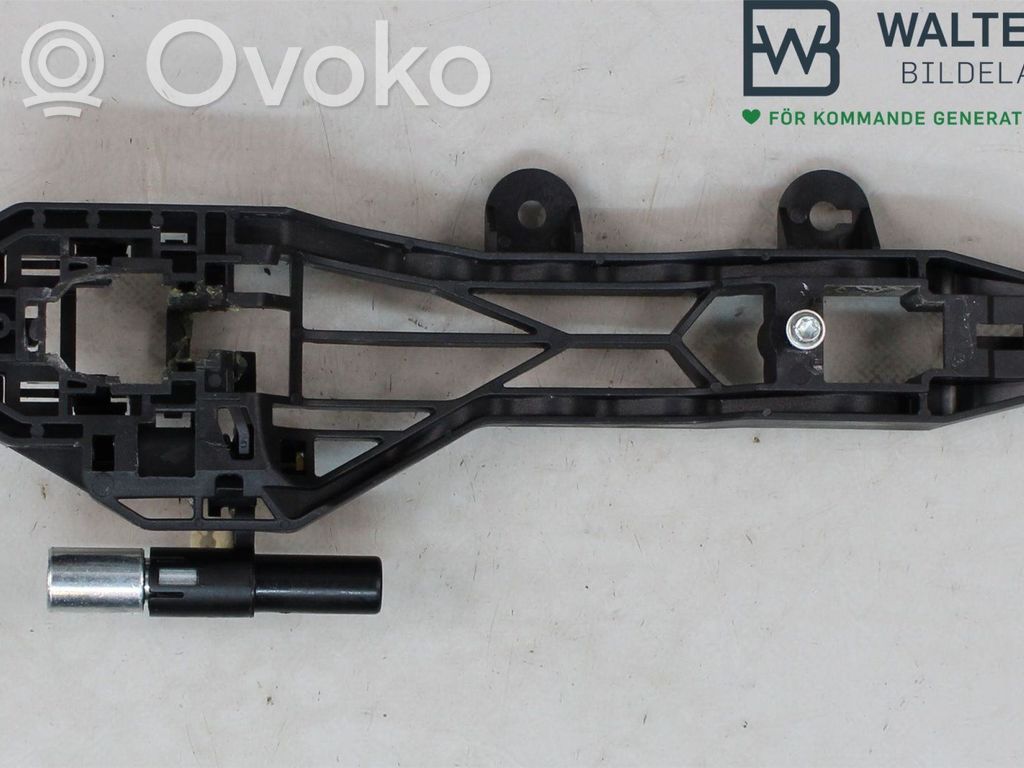 Front door exterior handle   11032432