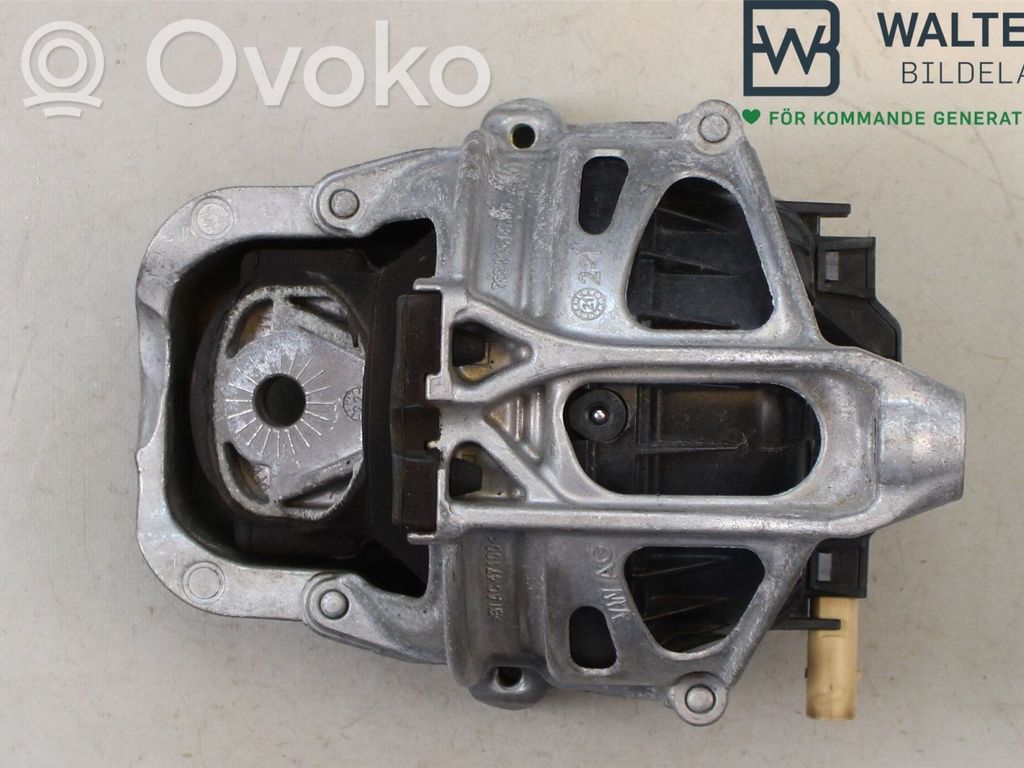 Audi A7 S7 4K8 Engine mounting bracket 
