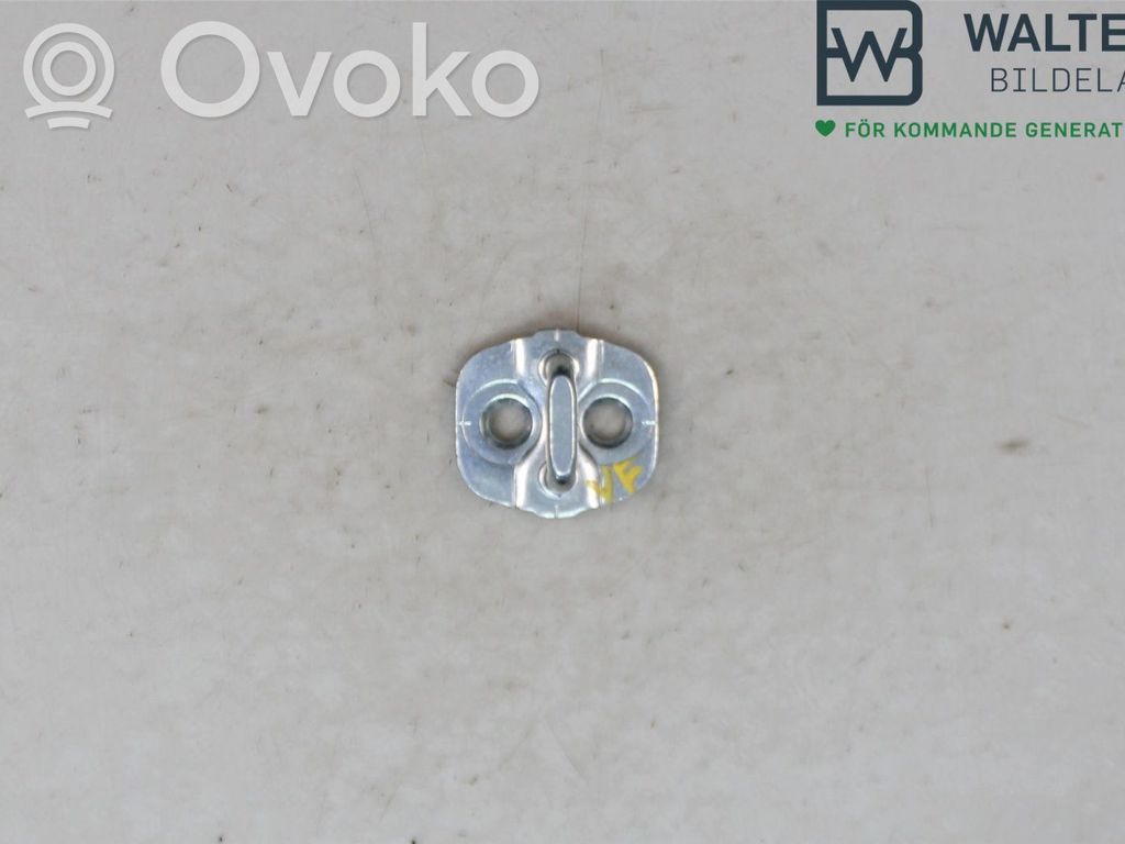 Nissan Note (E12) Etuoven lukko 