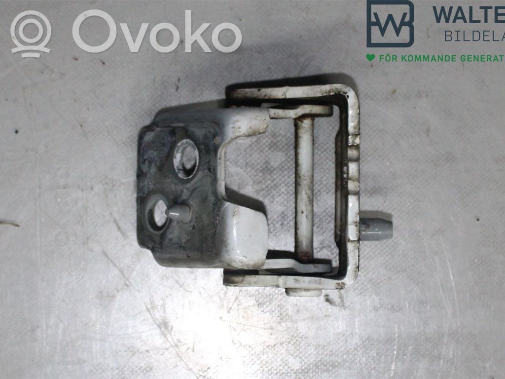 Citroen C5 Front door lower hinge 