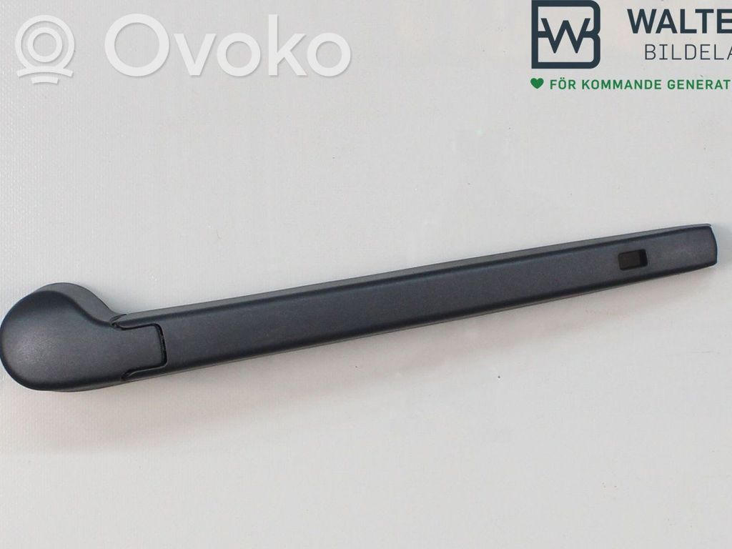 Volkswagen PASSAT B8 Ramię wycieraczki szyby tylnej 