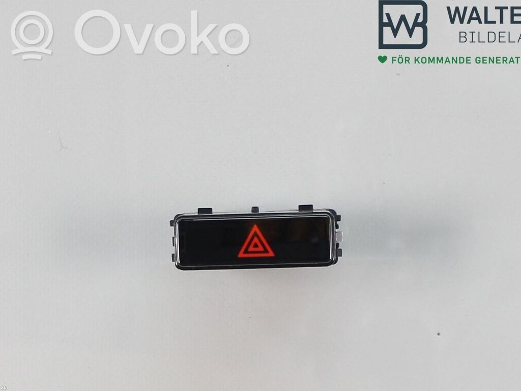 Volkswagen PASSAT B8 Przycisk świateł awaryjnych 