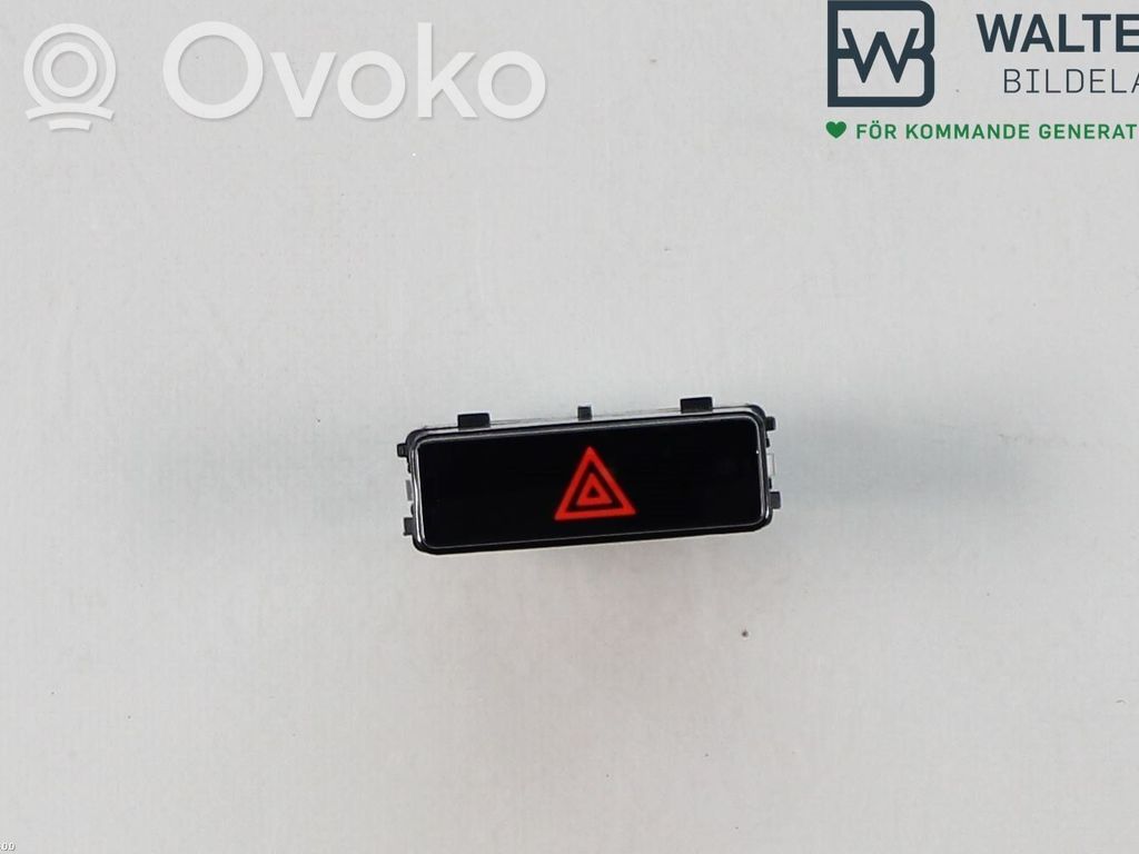 Volkswagen PASSAT B8 Comutator lumini pericol 