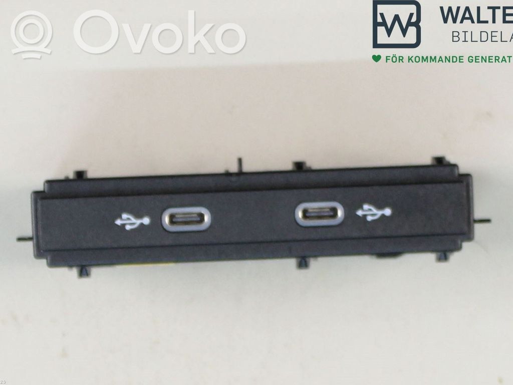Volkswagen Golf VIII Priză USB