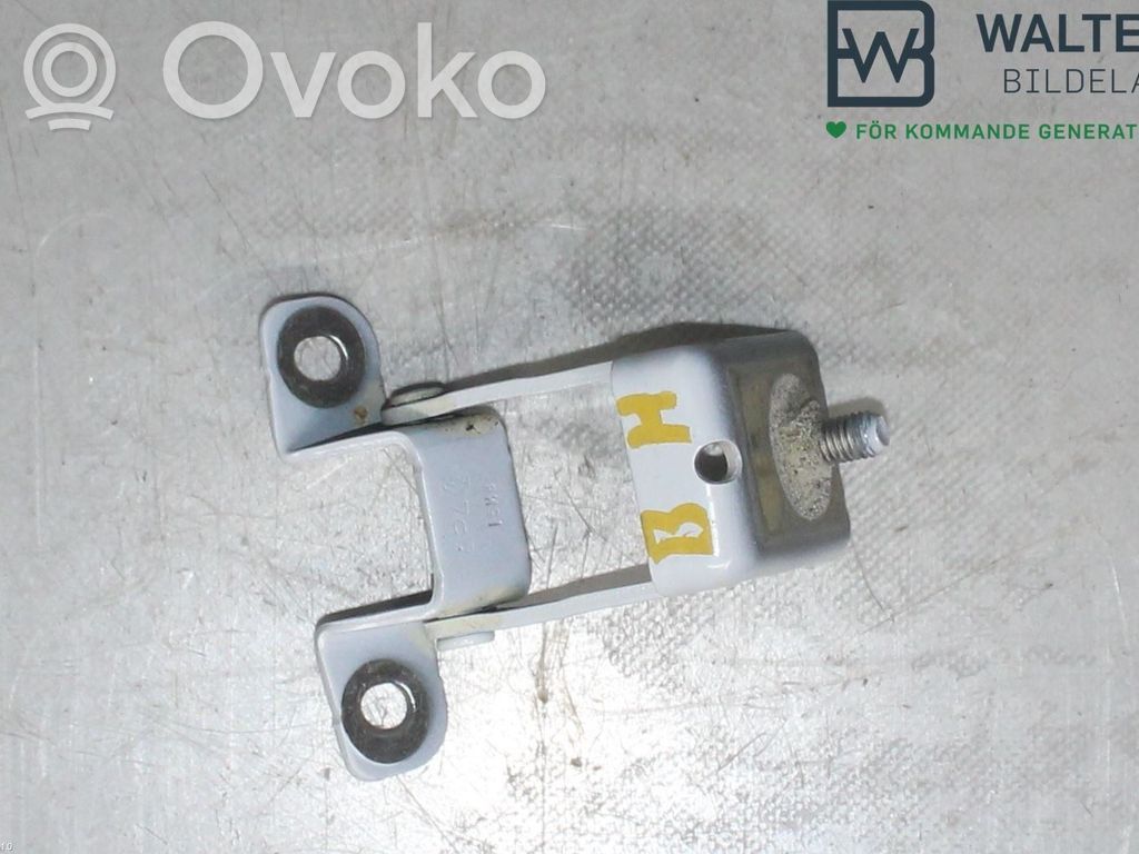 Renault Clio IV Tailgate/trunk/boot hinge 