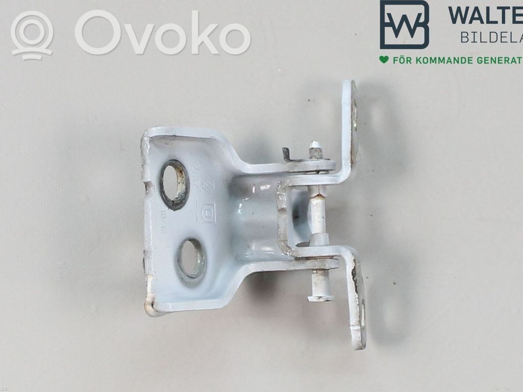 Dacia Sandero Front door lower hinge 