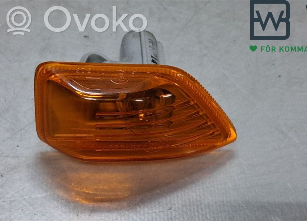 Front fender indicator light   1897057